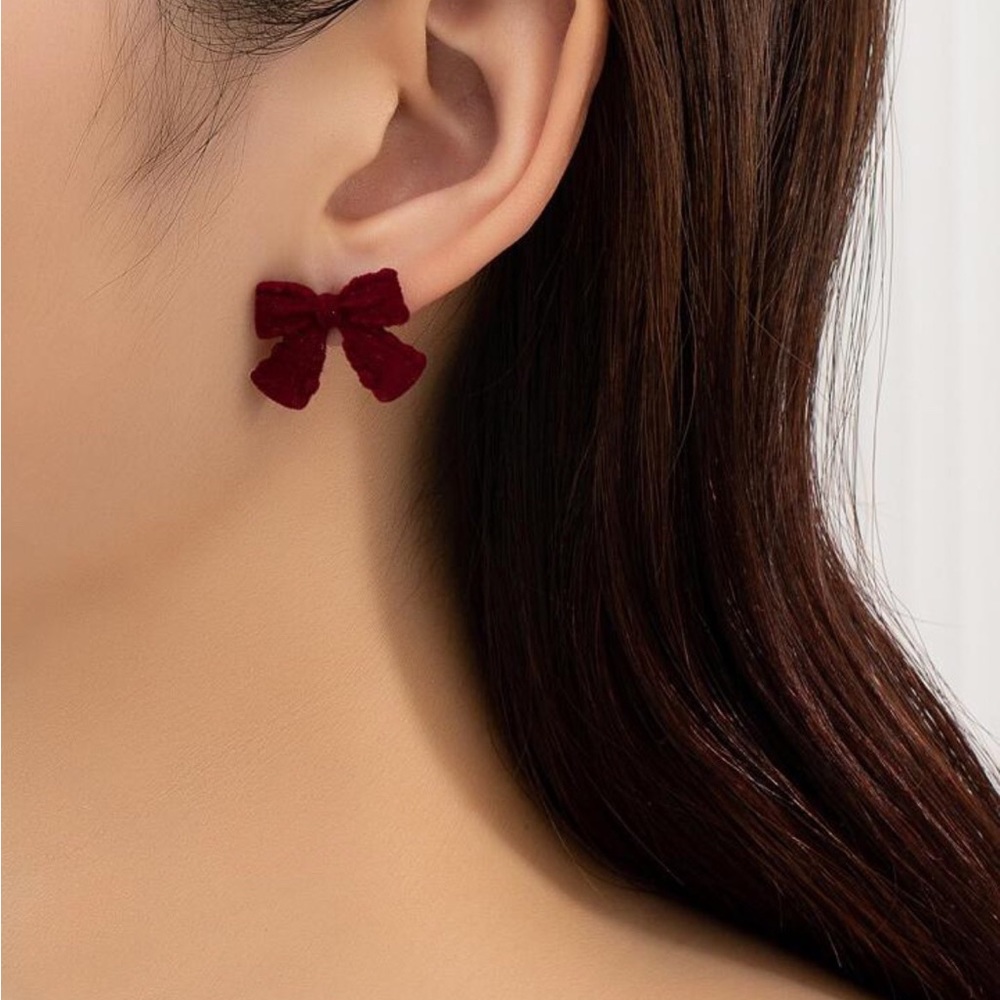 ✨Bow Décor Stud Earrings